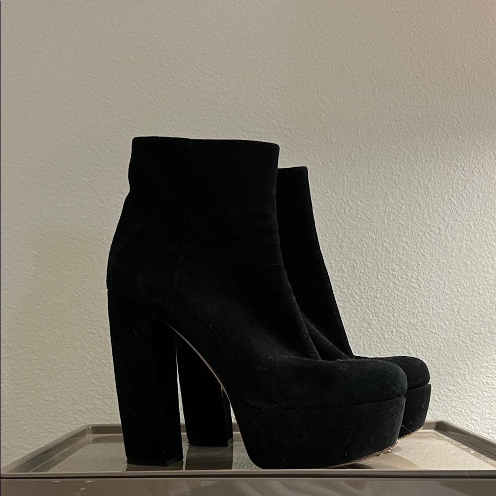 Elegant Black Platform Ankle Boots